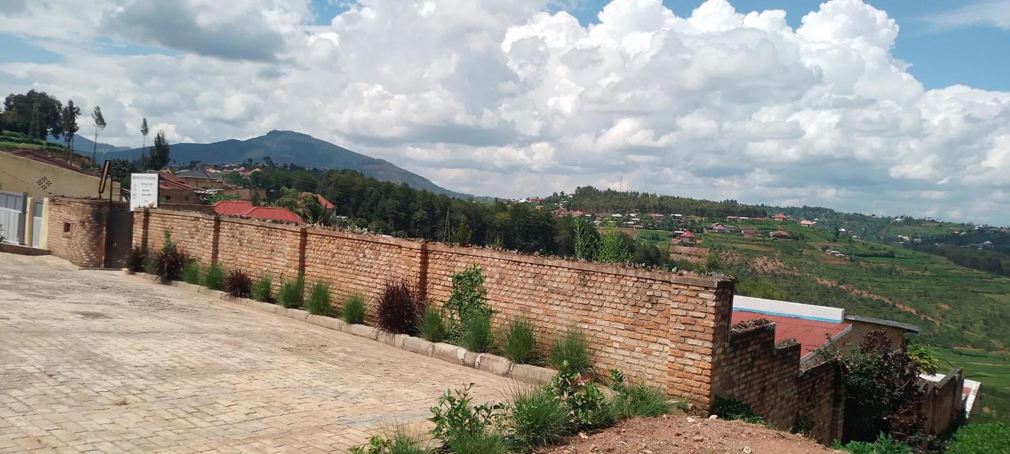 Mountain Huye Peak View Haus Butare Dış mekan fotoğraf